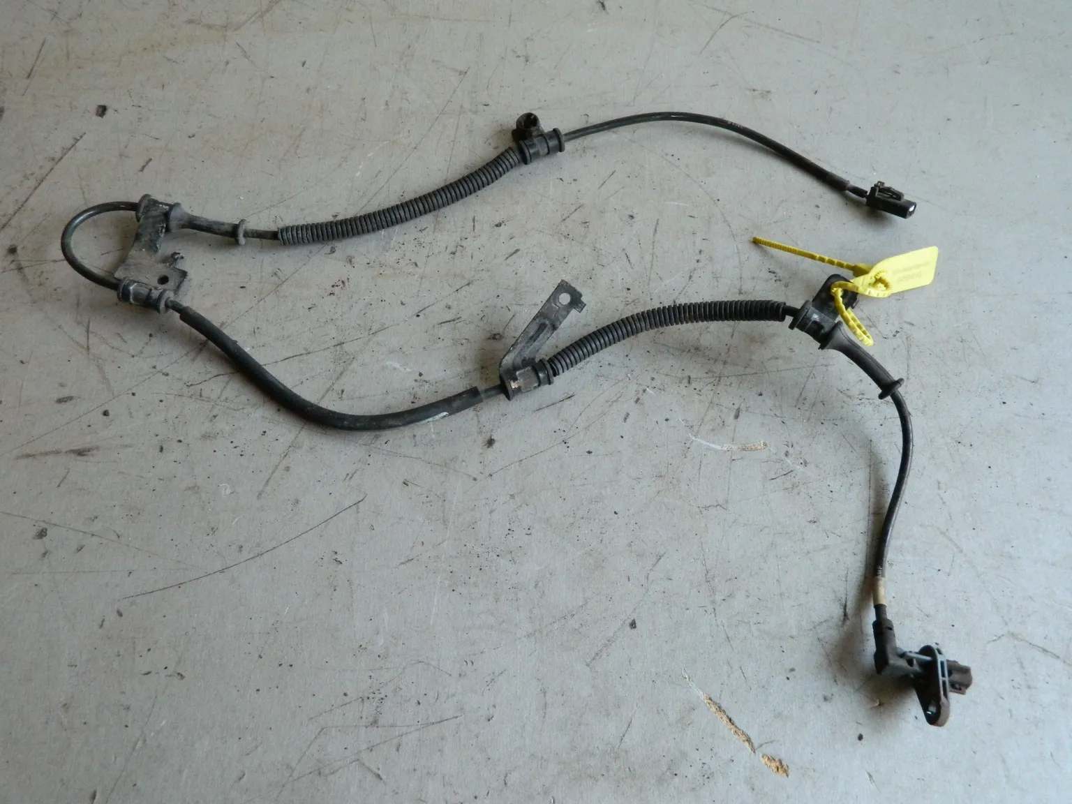 Датчик ABS KIA SOUL AM 2008-2014 Перед Лев (Контрактный) 94584043