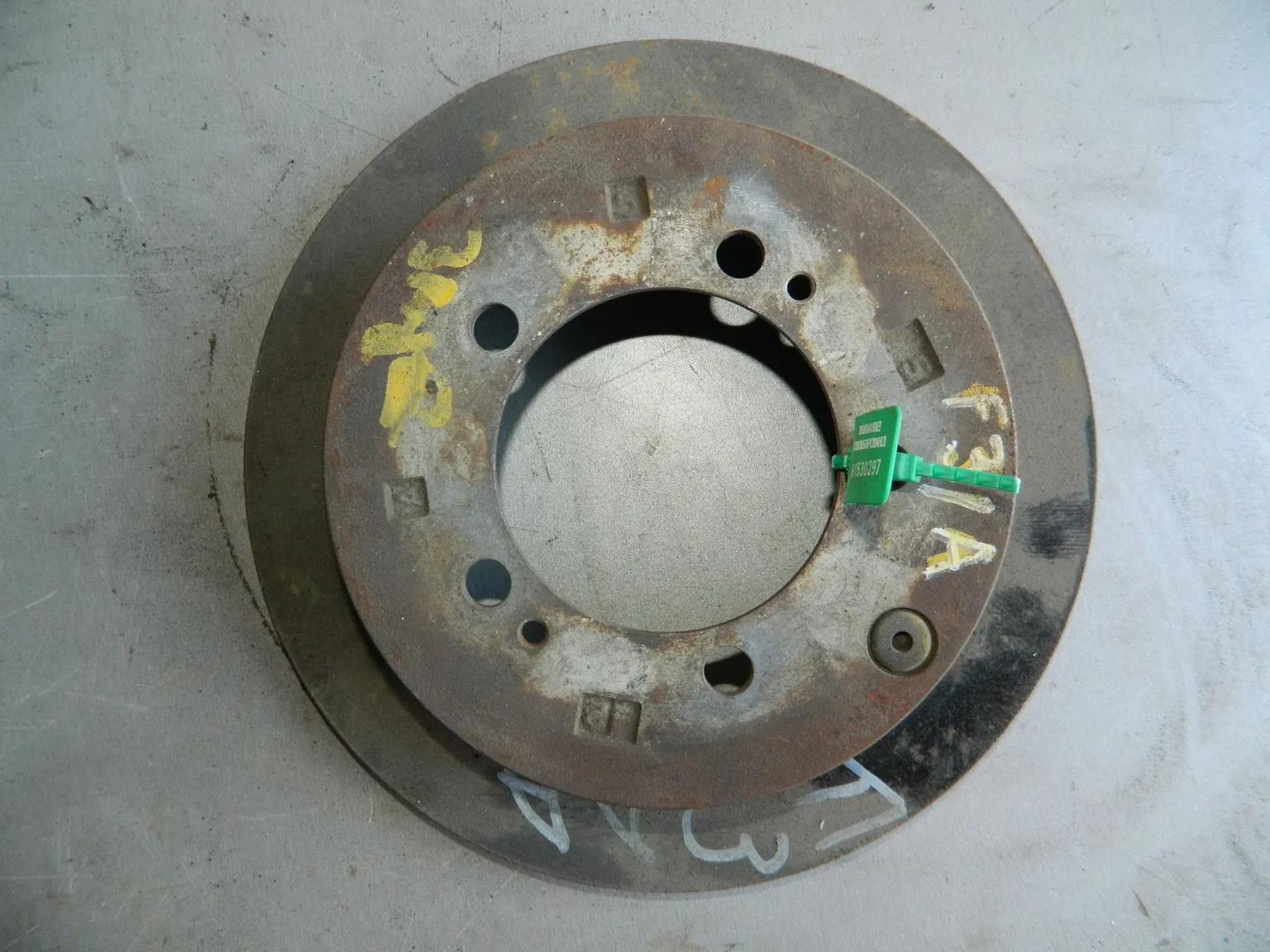 Диск тормозной MITSUBISHI DIAMANTE F31A Зад (Контрактный) 81530297