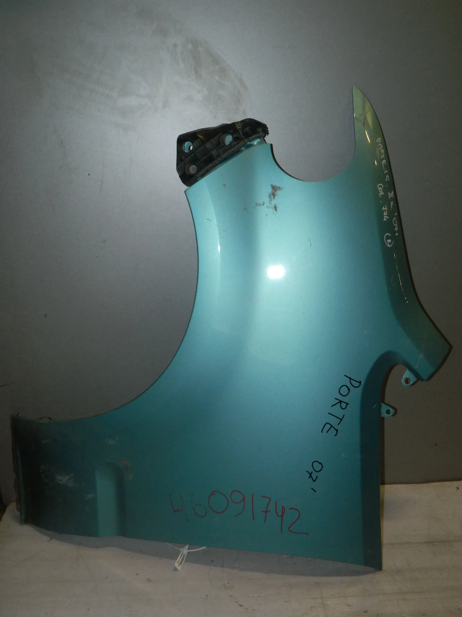 Крыло TOYOTA PORTE NNP10 Перед Лев (Контрактный) 46091742