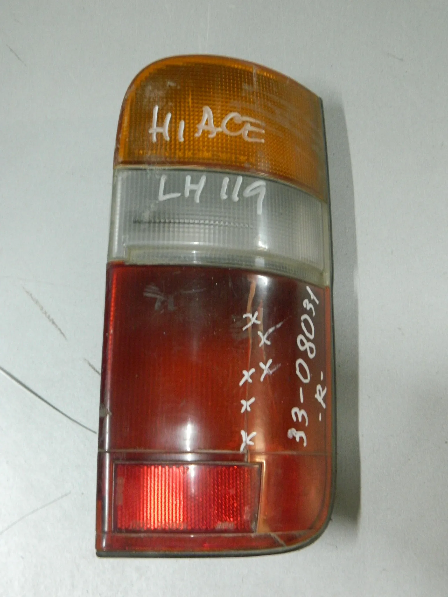 Фонарь TOYOTA HIACE LH100 Зад Прав 3308031 (Контрактный) 03344231