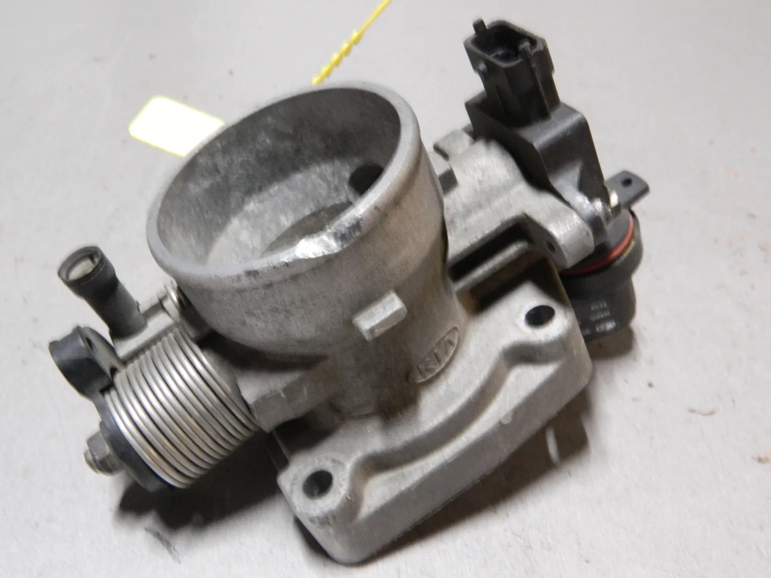 Дроссельная заслонка HYUNDAI G4EB (Контактный) 79780370