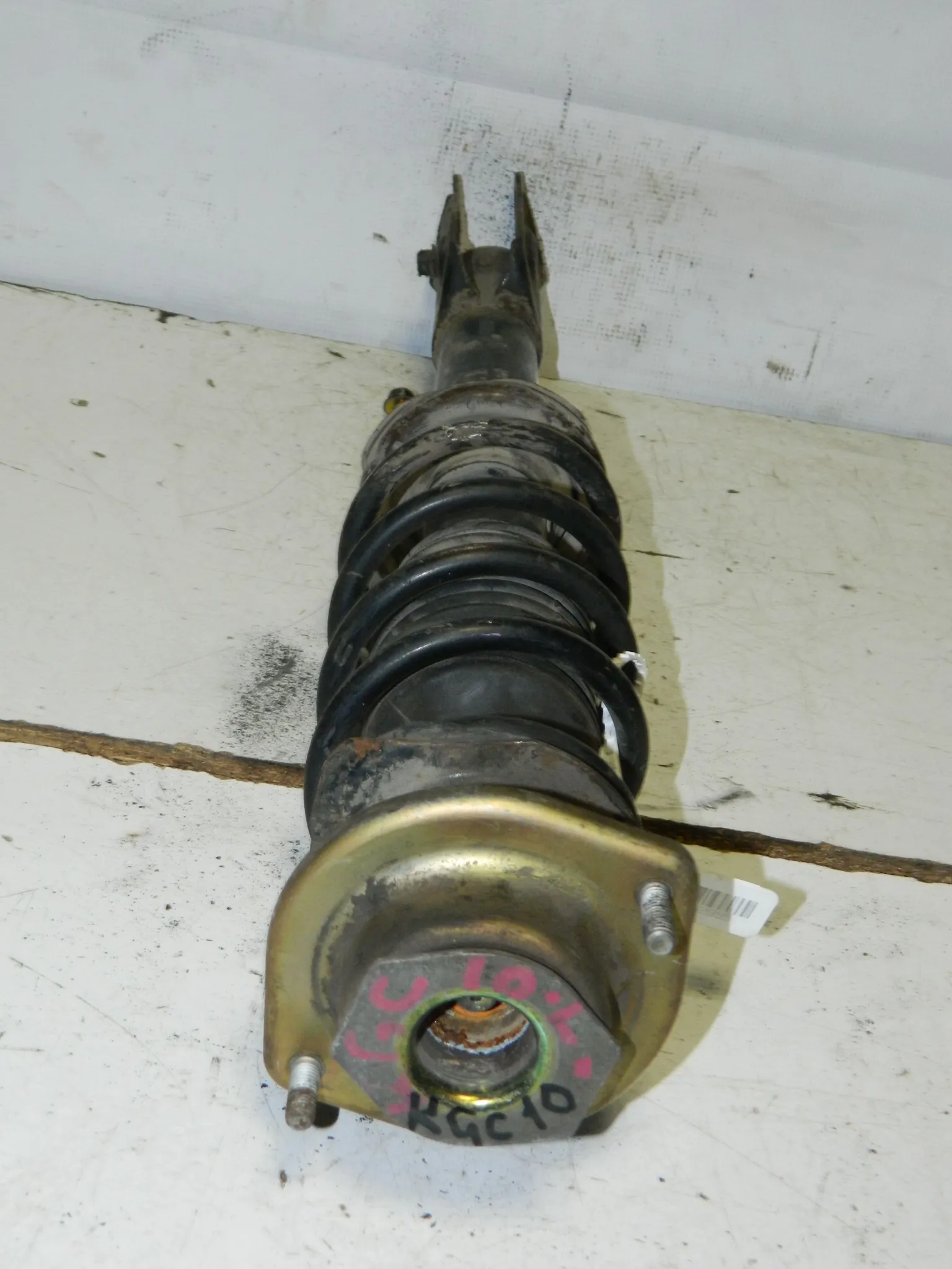 Стойка подвески TOYOTA PASSO KGC10 Перед Лев (Кoнтрактный) 45992955