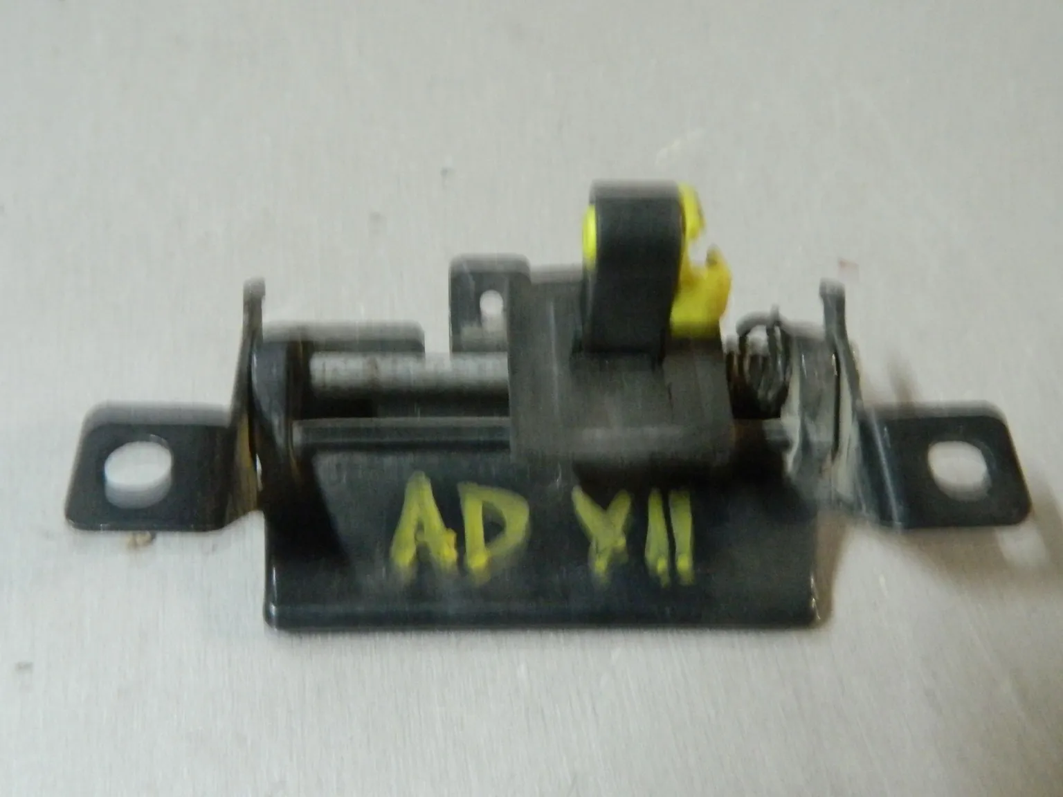 Ручка багажника NISSAN AD WFY11 (Контрактный) 81528581