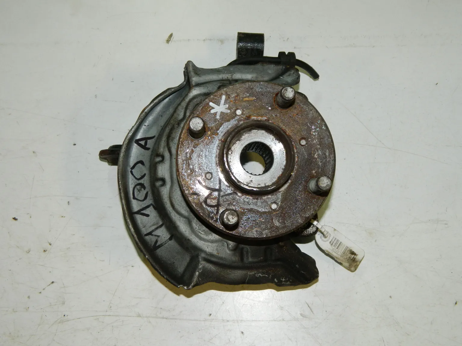 Ступица TOYOTA DUET M100A Перед Прав (Контрактный) 45976624