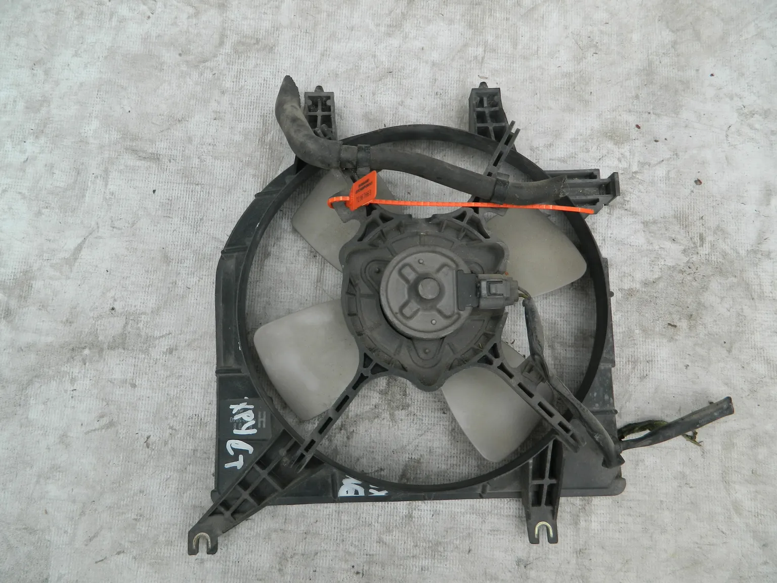 Диффузор радиатора MAZDA DEMIO DW3W (Контрактный) 72367863