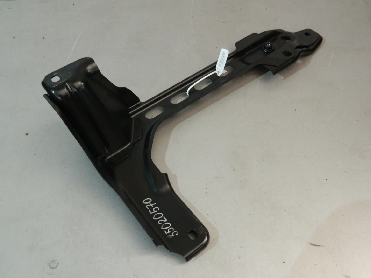 Кронштейн сиденья AUDI Q7 4L Зад Лев (Б/У) 35020570 4L0883287B