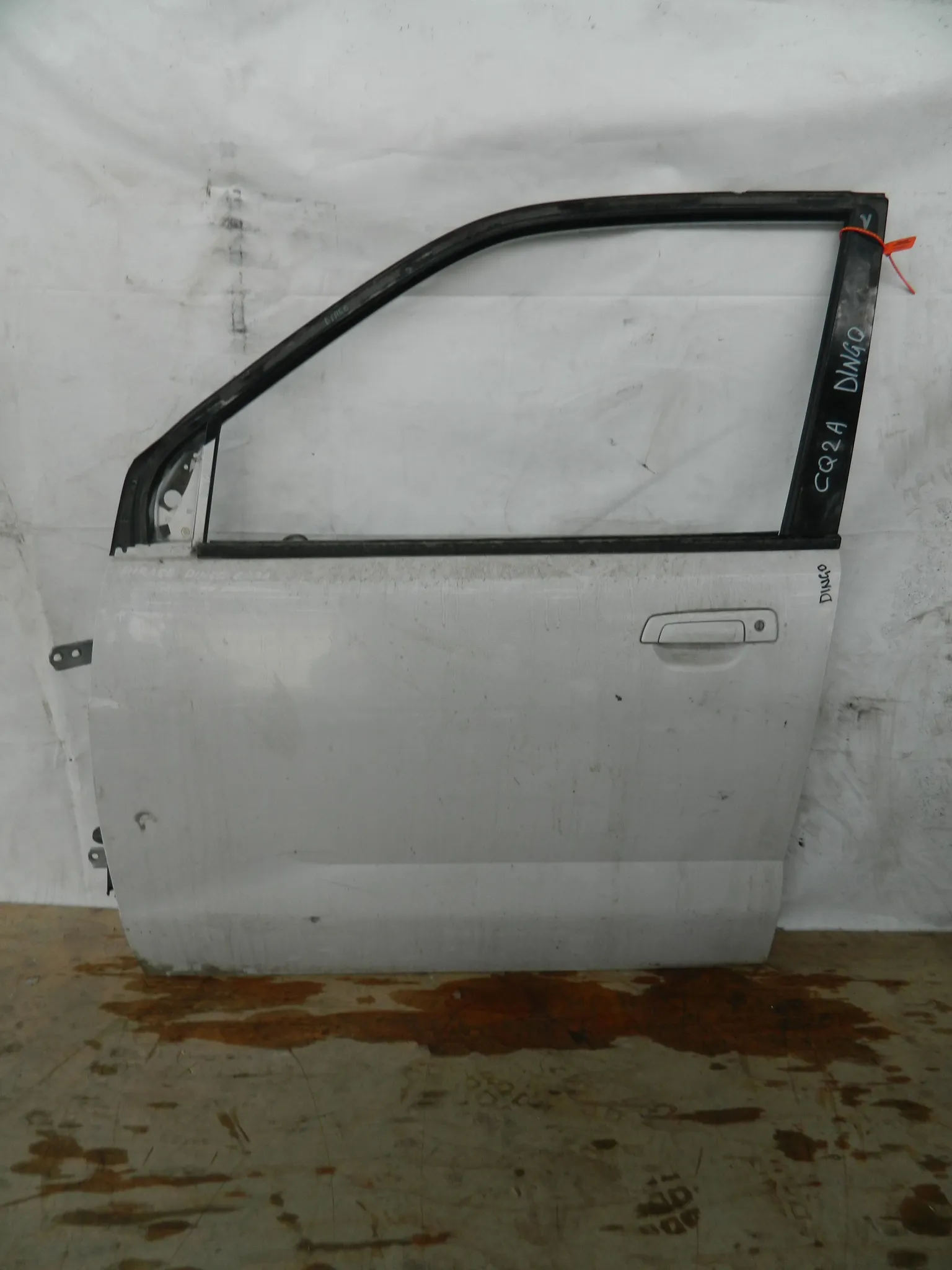 Дверь MITSUBISHI DINGO CQ2A Перед Лев (Контрактный) 72355821