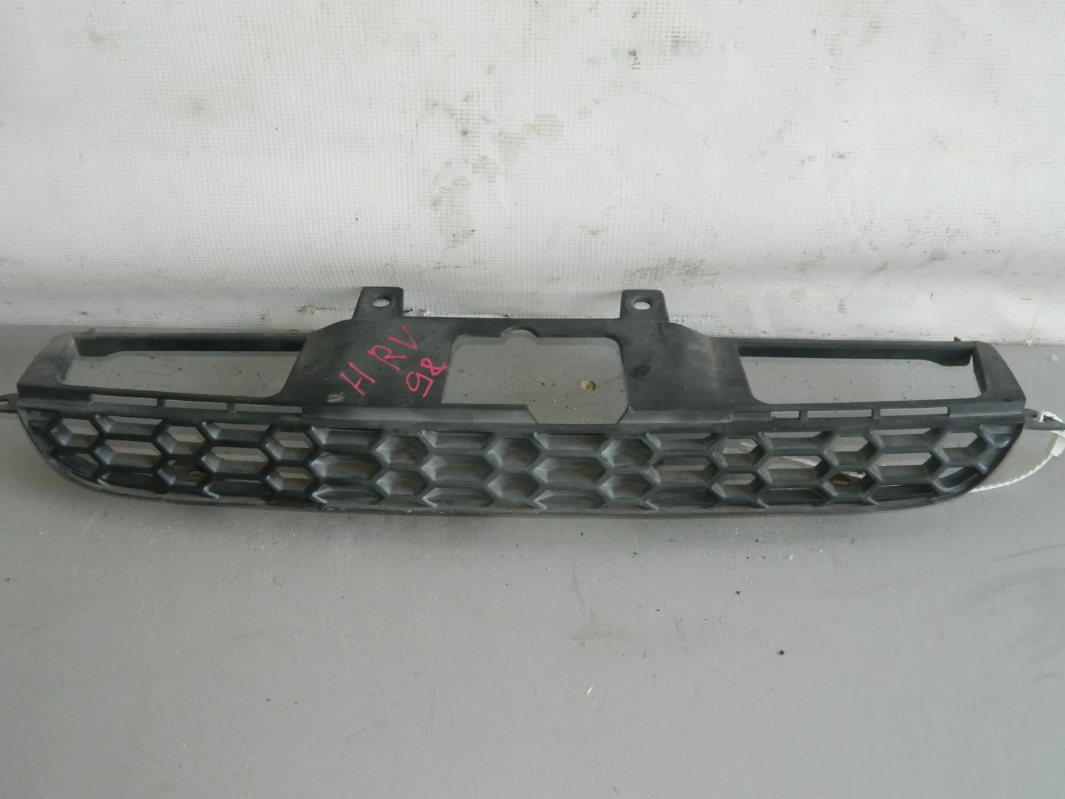 Решетка радиатора HONDA HR-V GH2 (Контрактный) 45976579