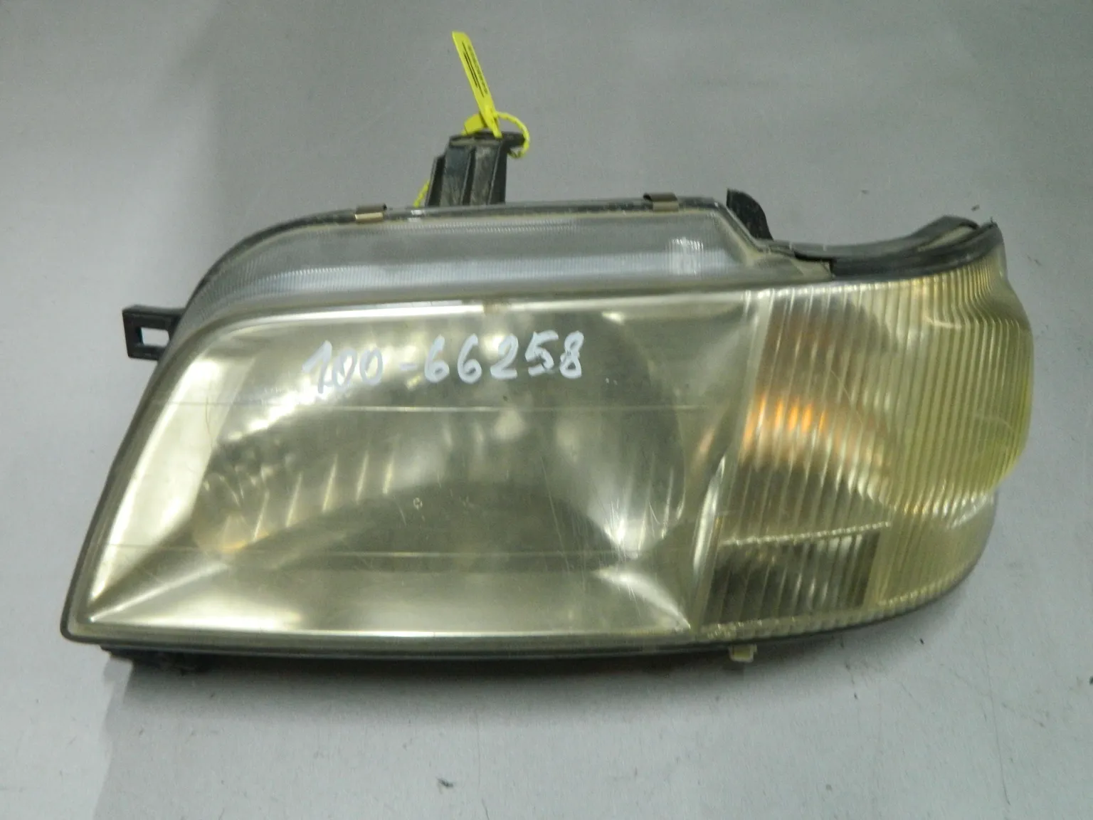 Фара NISSAN CUBE AZ10 Перед Лев (Контрактный) 64492916