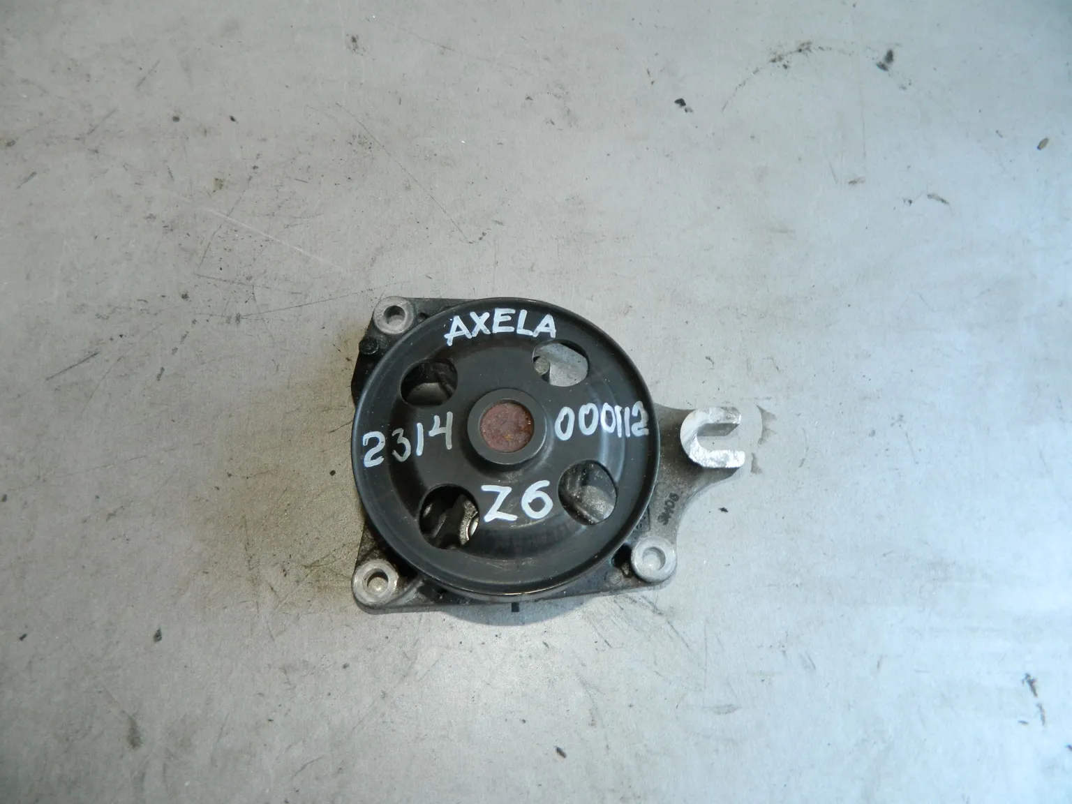 Помпа водяная MAZDA AXELA BL6FJ Z6 (Контрактный) 2314000112