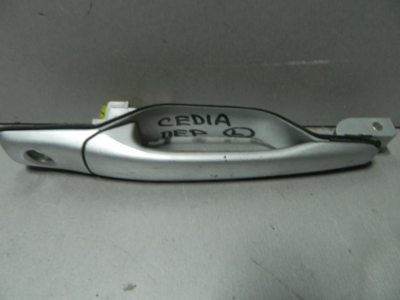 Ручка двери наружная MITSUBISHI LANCER CS5W Перед Лев (Контрактный) 81539900