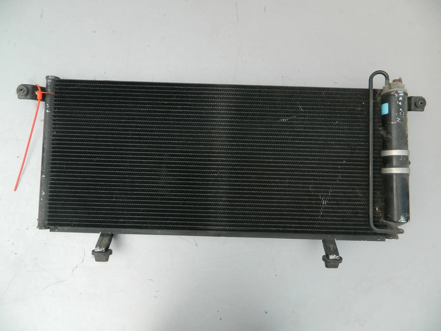 Радиатор кондиционера MITSUBISHI PAJERO IO H66W (Контрактный) 72367510 MR315367