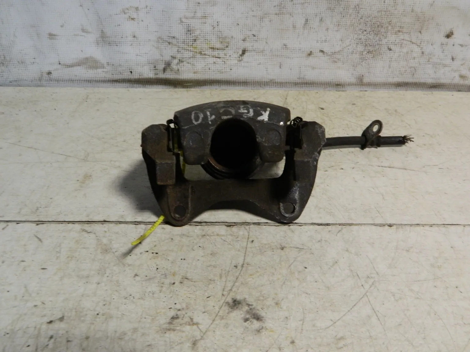 Суппорт TOYOTA PASSO KGC10 Перед Лев (Кoнтрактный) 79773436