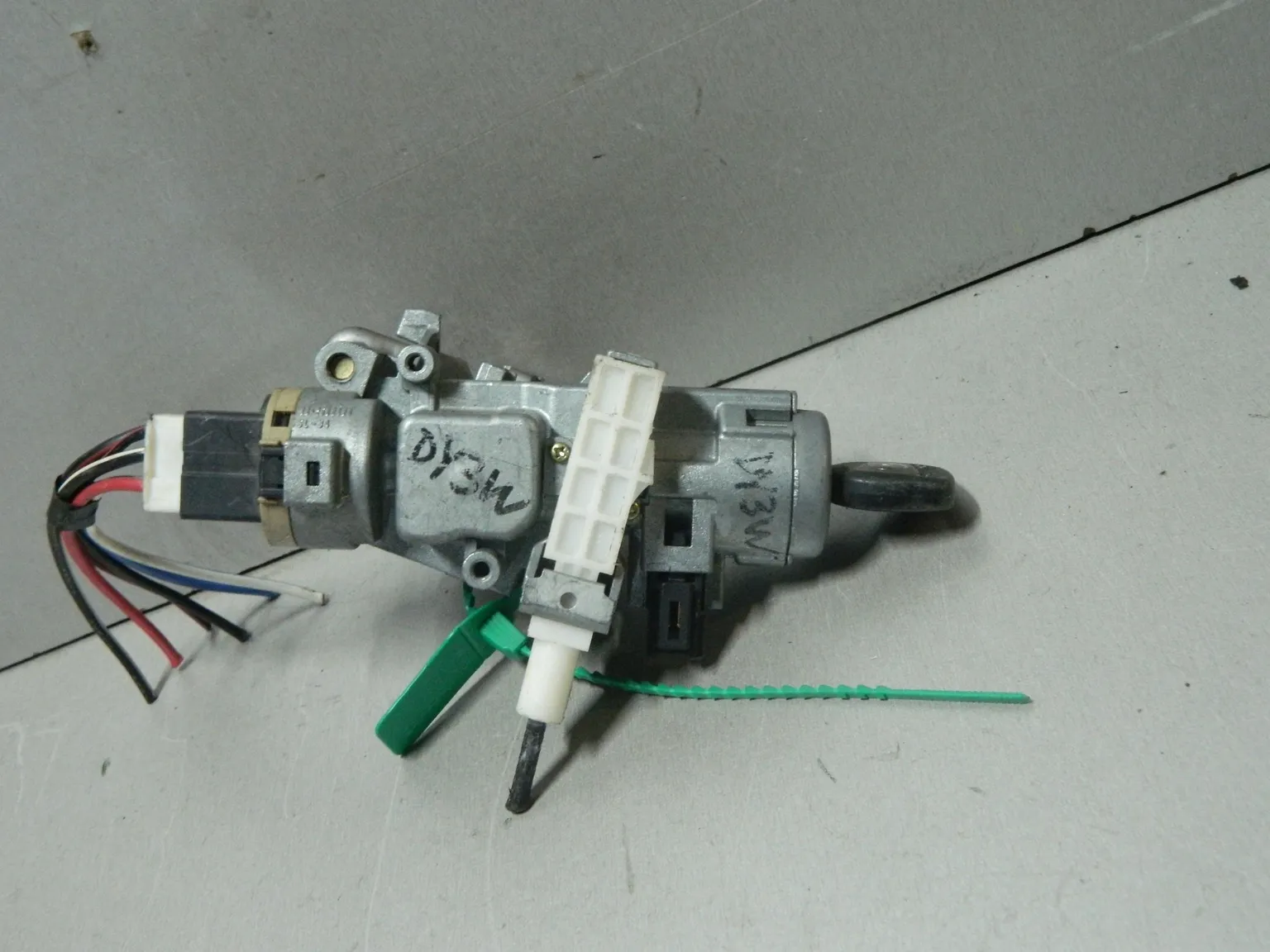 Замок зажигания MAZDA ATENZA GG3S (Контрактный) 81532343