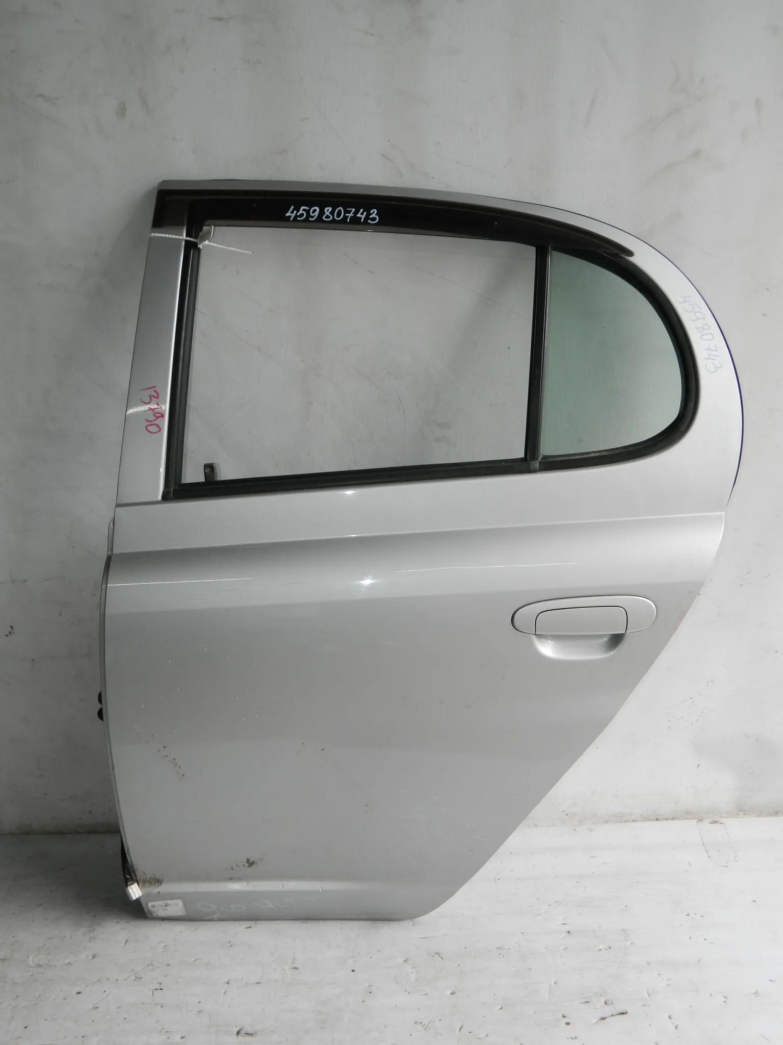 Дверь TOYOTA PLATZ NCP16 Зад Лев (Контрактный) 45980743