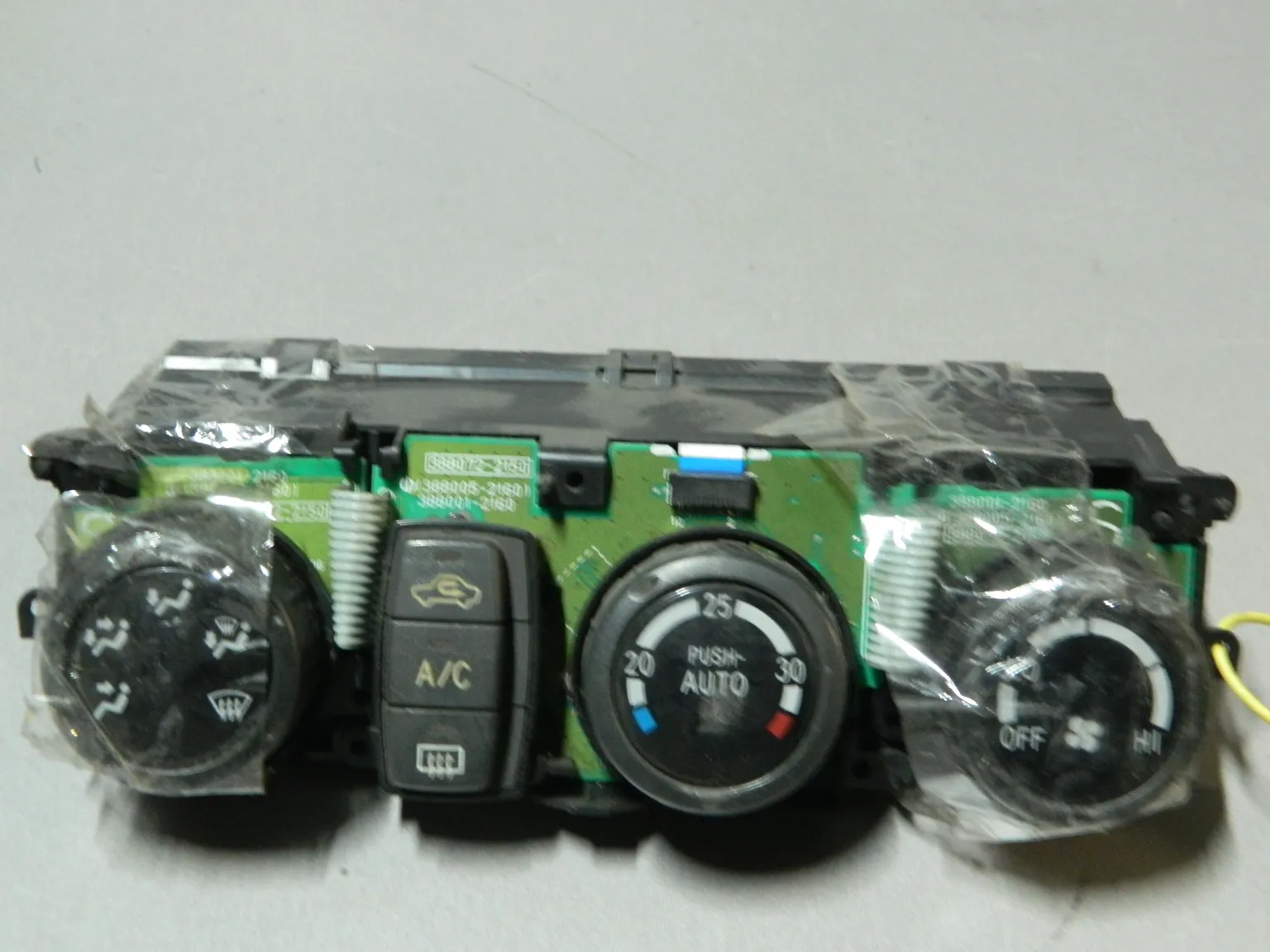 Блок управления климат-контролем TOYOTA VISTA SV50 (Контрактный) 40951613 8865032440