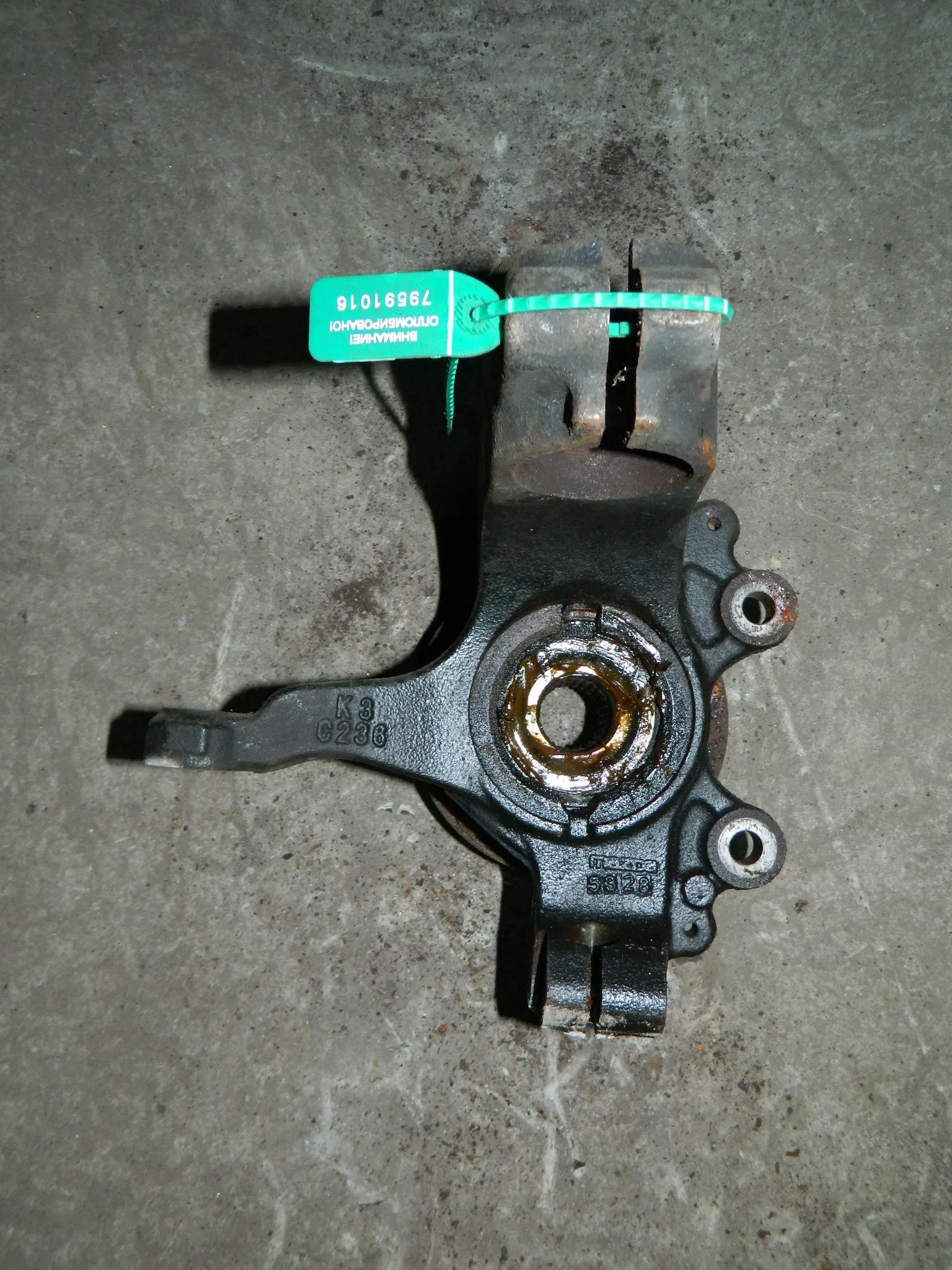 Ступица MAZDA PREMACY CREW Перед Лев (Контрактный) 79591016