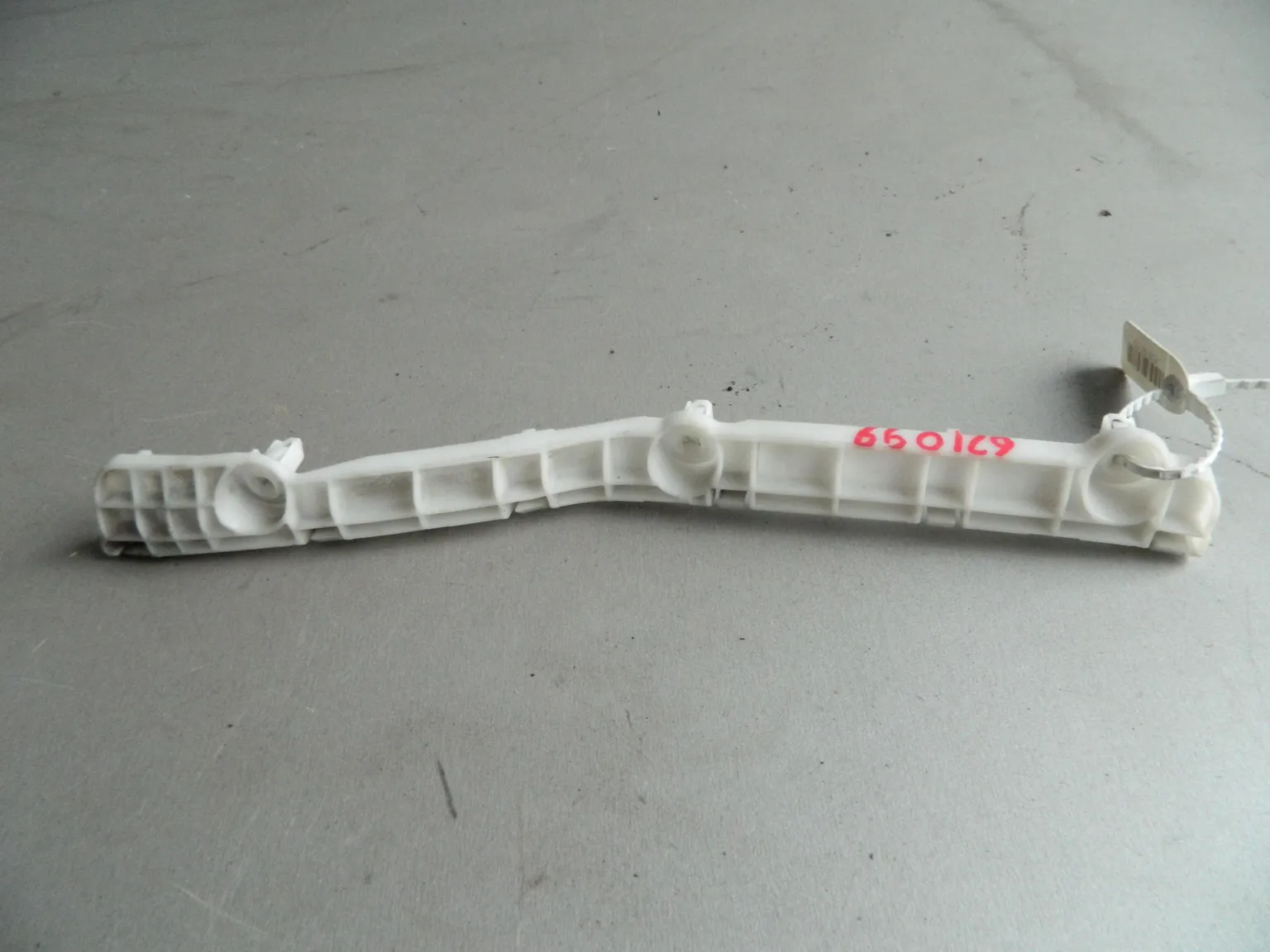 Крепление бампера MITSUBISHI OUTLANDER CW4W Задн. Прав.(Контрактный) 45976050