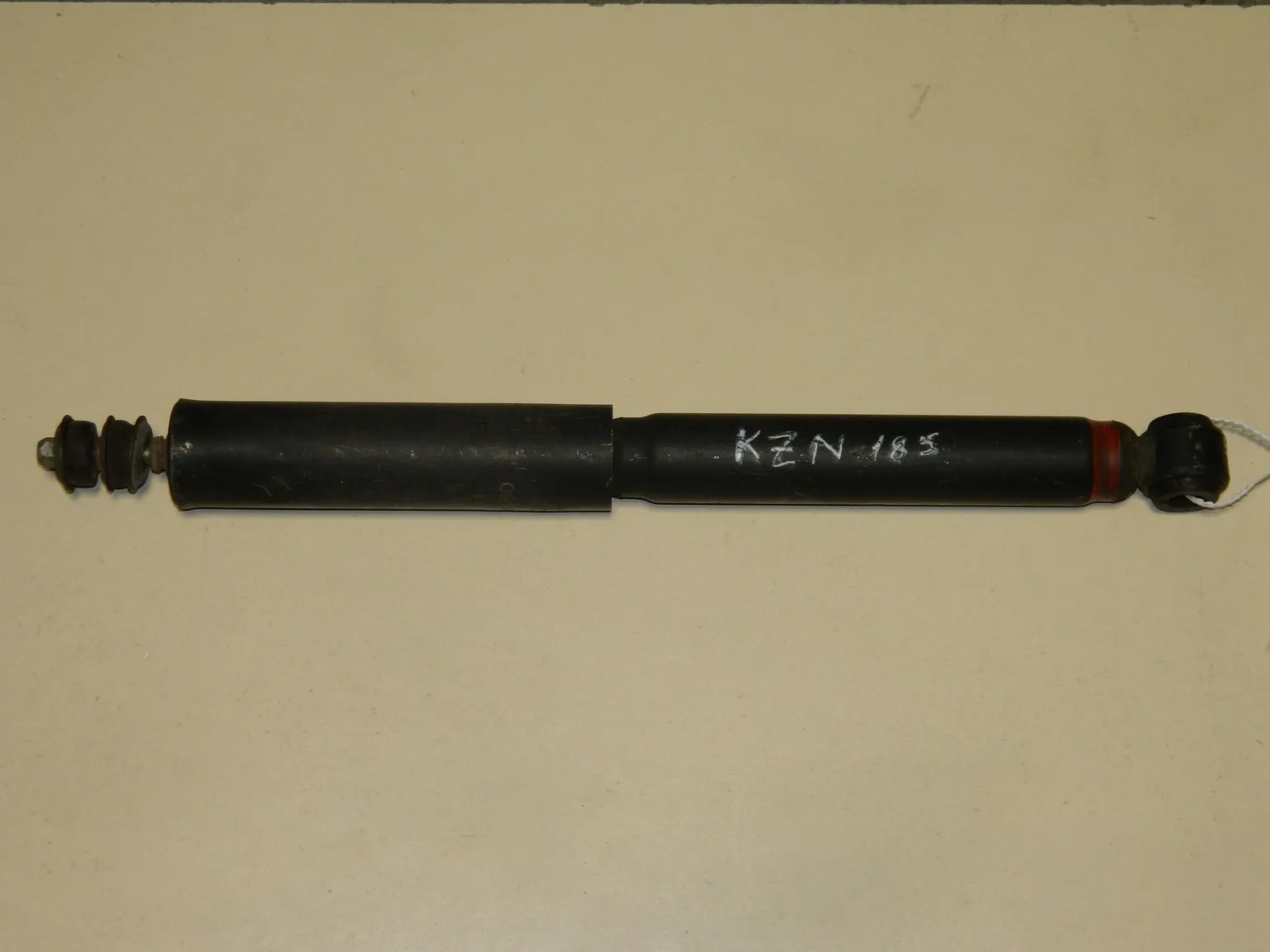 Амортизатор TOYOTA HILUX SURF KZN185 Зад (Контрактный) 45992167