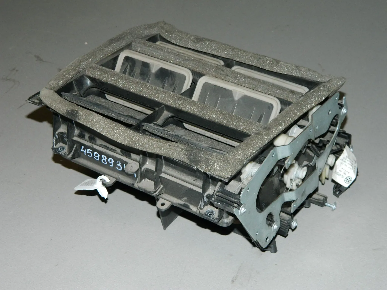 Воздуховод отопителя AUDI Q7 4L BAR (Б/У)