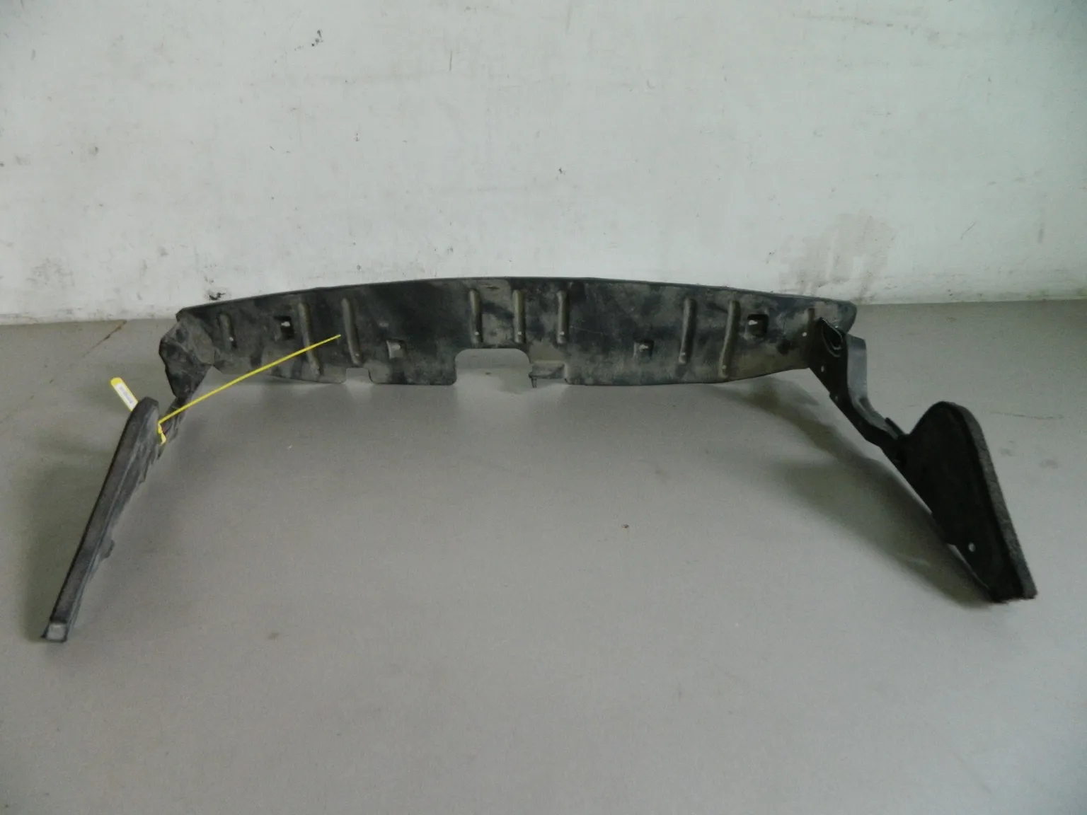 Накладка рамки радиатора HYUNDAI EQUUS VI G6DJ (Б/У) 40940159