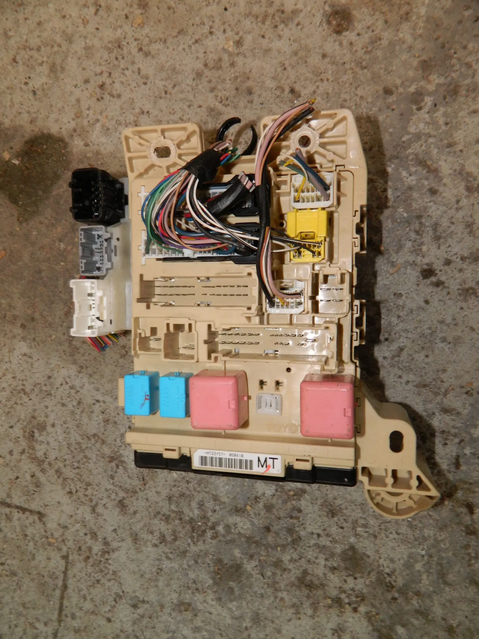 Блок предохранителей TOYOTA CAMRY ACV40 (Контрактный) 1102010345