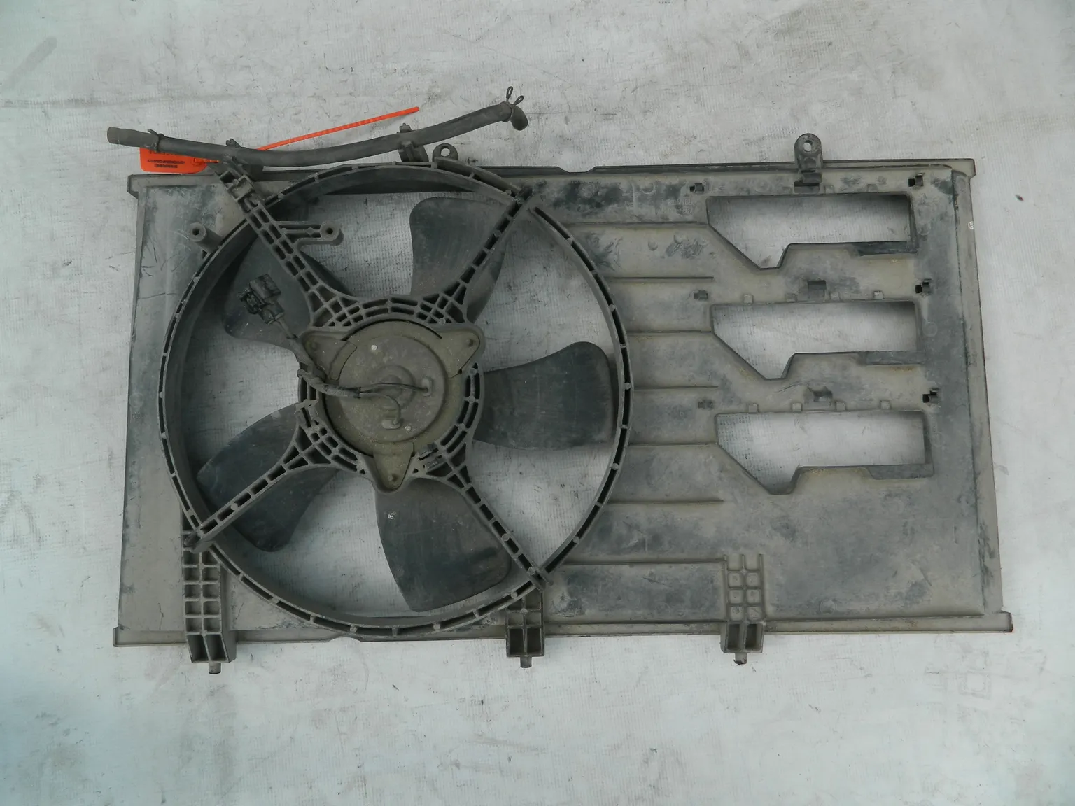 Диффузор радиатора MITSUBISHI LANCER CEDIA CS5W (Контрактный) 72355004