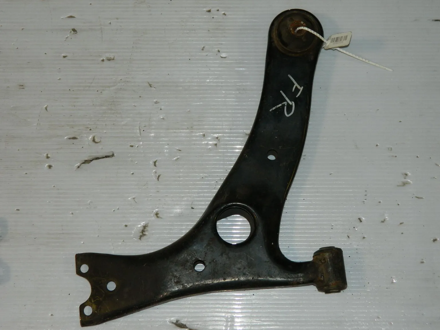 Рычаг подвески TOYOTA VISTA SV50 Перед Прав (Контрактный) 45992516