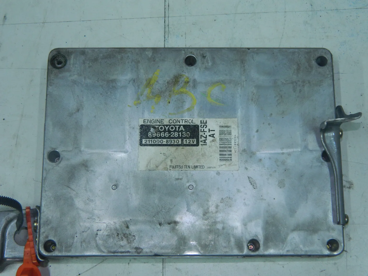 Блок управления ДВС TOYOTA VOXY AZR60 1AZFSE (Контрактный) 65243452