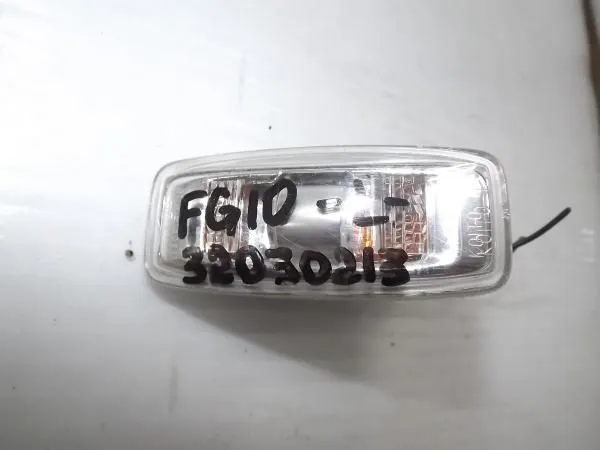 Повторитель поворотника NISSAN BLUEBIRD FG10 Лев (Контрактный)