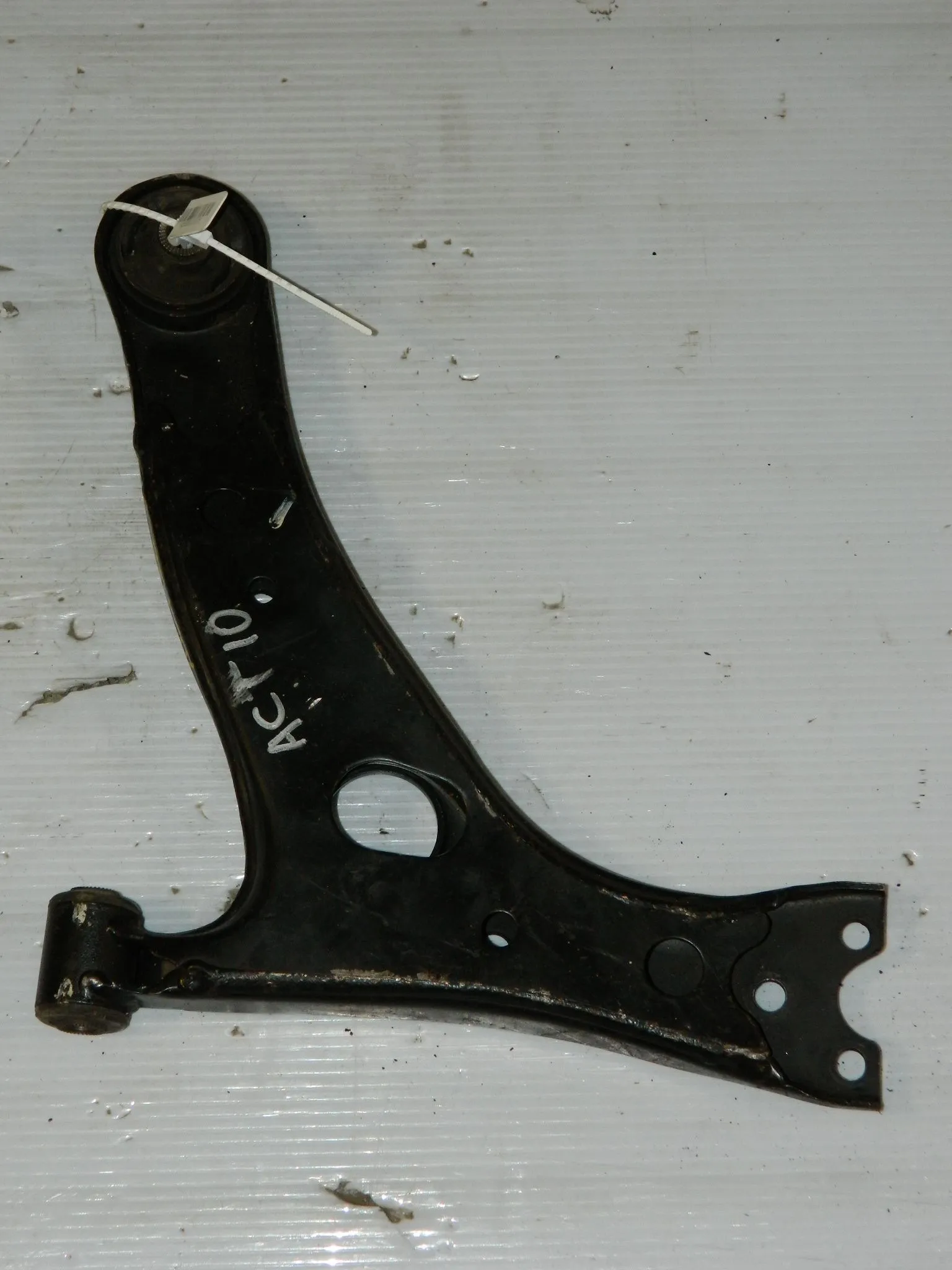 Рычаг подвески TOYOTA OPA ACT10 Перед Прав (Контрактный) 45992505