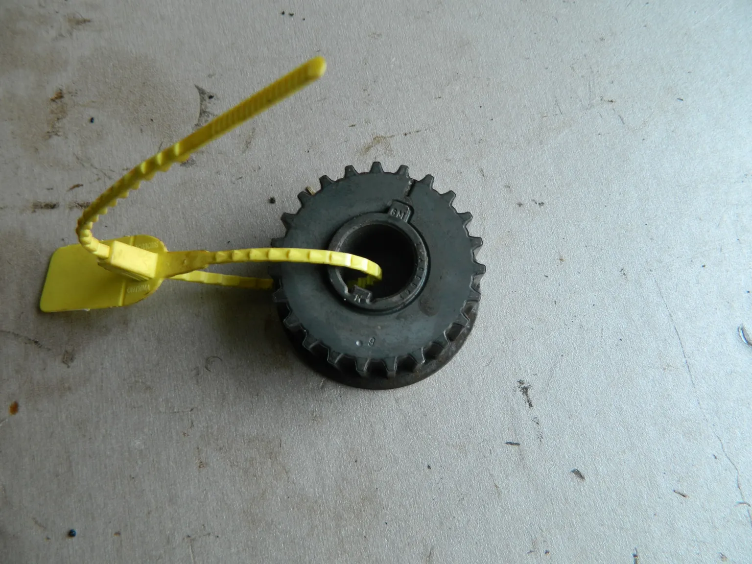 Шестерня коленвала OPEL ASTRA GTC A16XER (Б/У) 94584106