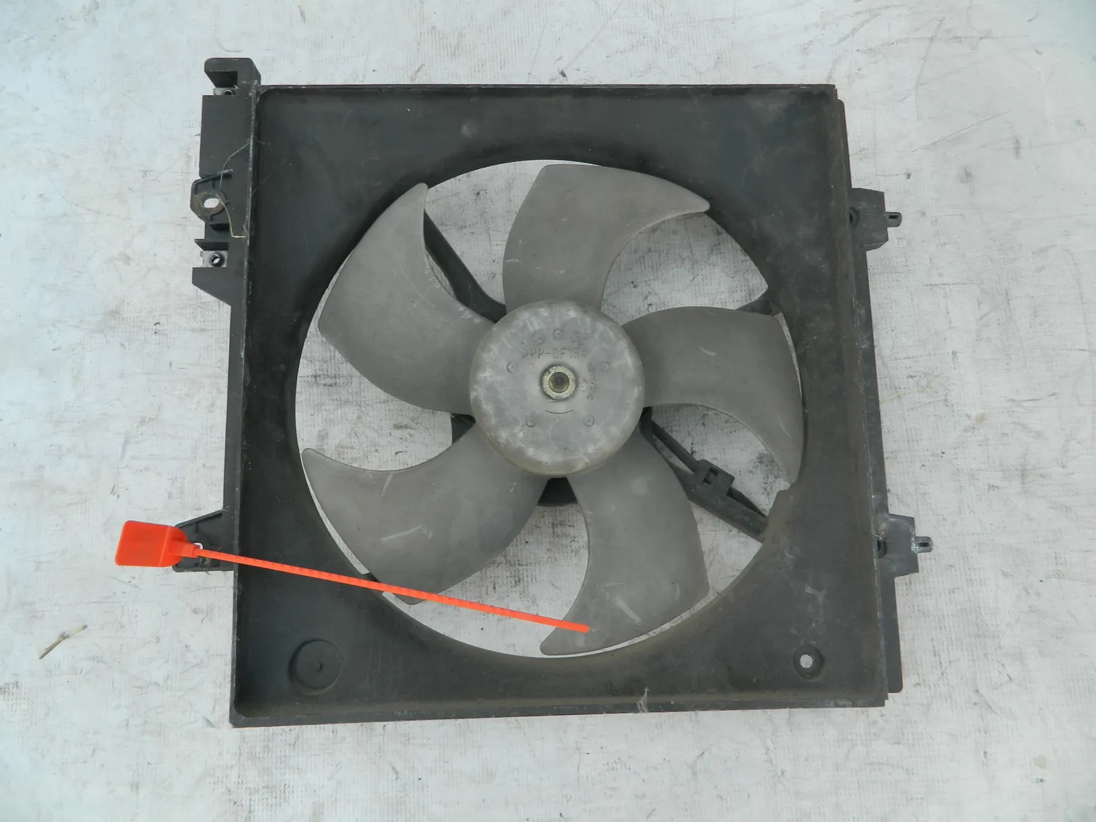 Диффузор радиатора SUBARU LEGACY BH5 (Контрактный) 72355104