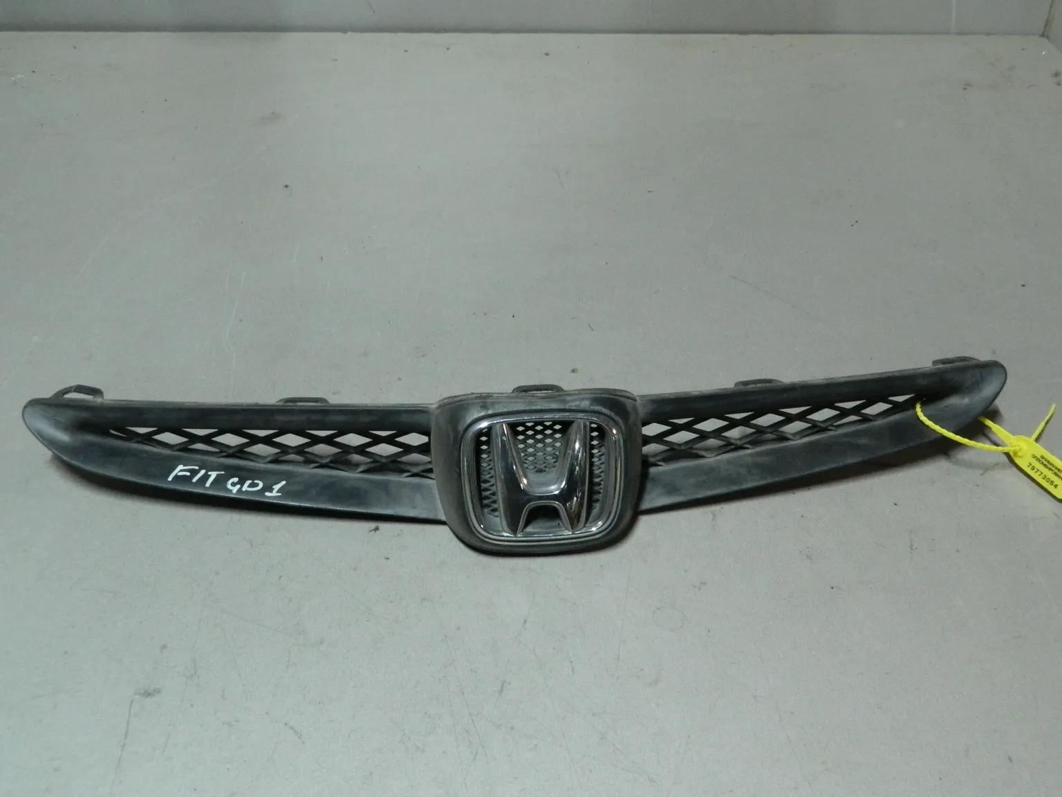 Решетка радиатора HONDA FIT GD1 (Контрактный) 79773054