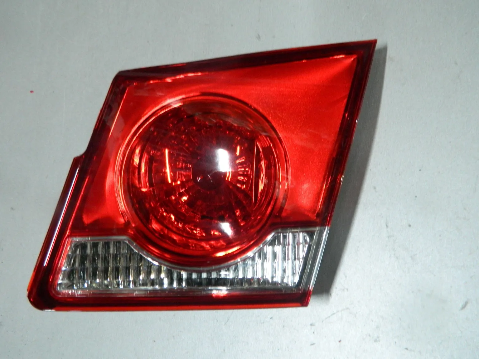 Фонарь JORDEN JH01CRZ09005AR CHEVROLET CRUZE 2009-2013 внутр RH 96830495