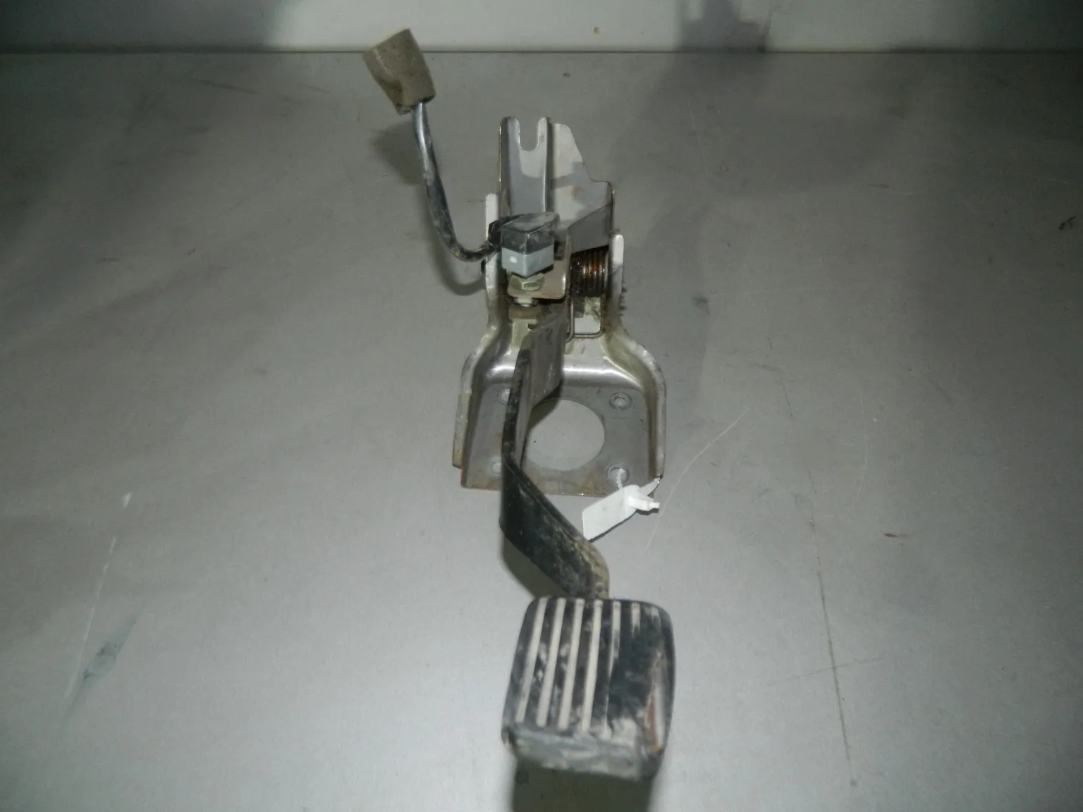 Педаль тормоза HYUNDAI ACCENT LC (Б/У) 35020028