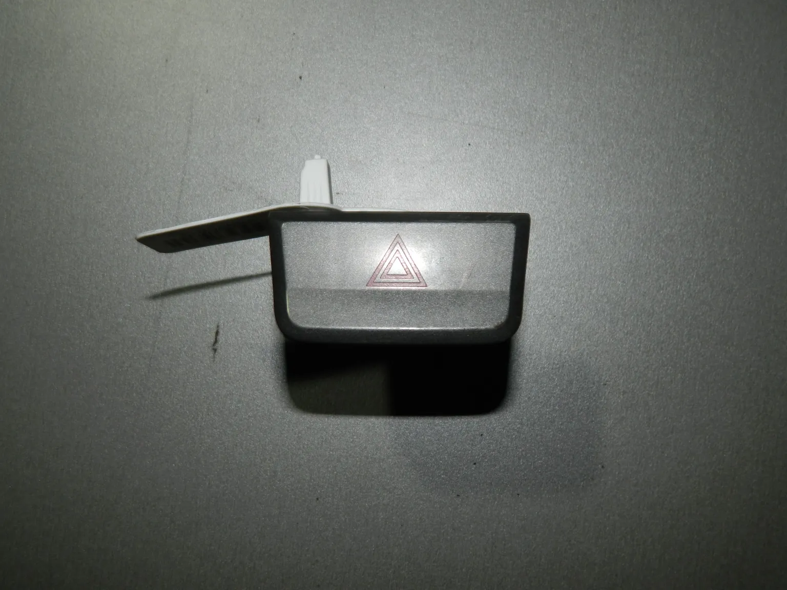 Кнопка аварийной сигнализации HYUNDAY ACCENT LC (Б/У) 45989813