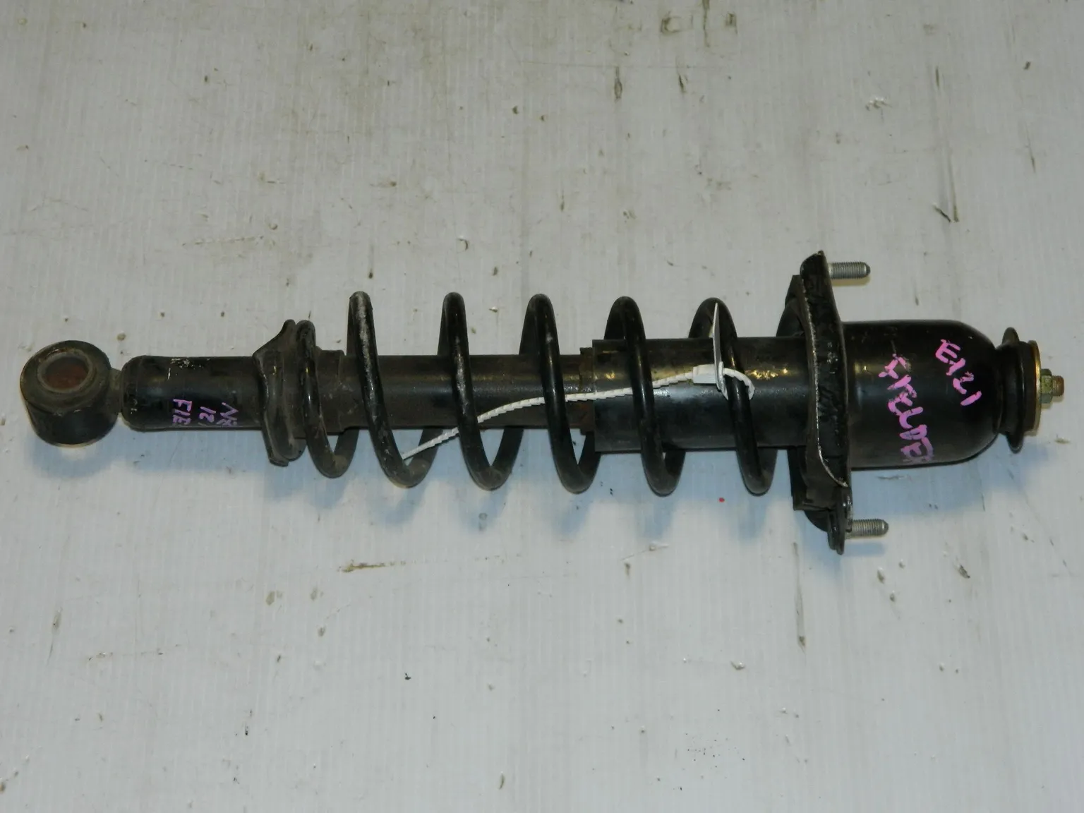 Стойка подвески TOYOTA COROLLA FIELDER NZE121 Зад Лев (Контрактный)