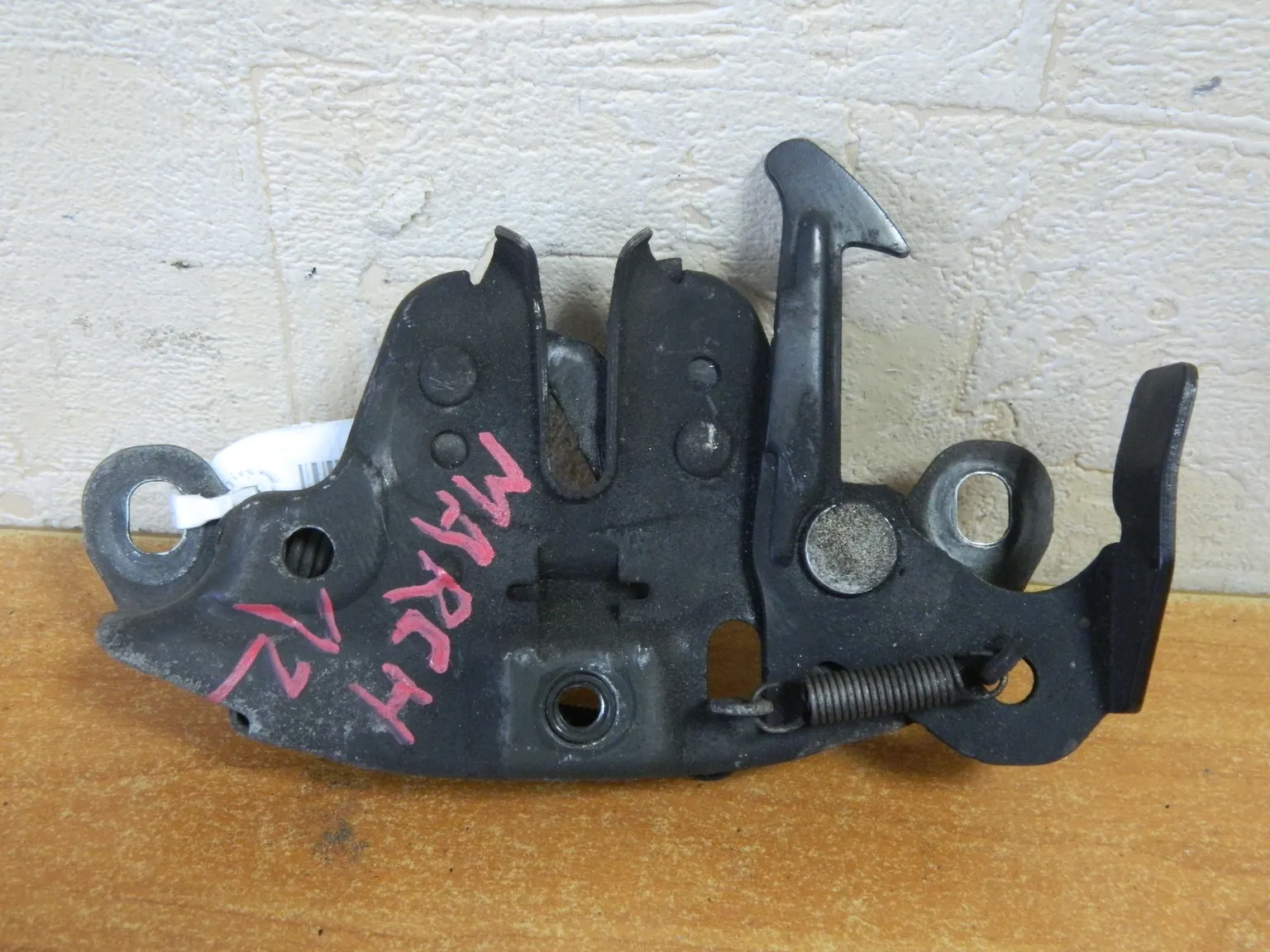 Замок капота NISSAN MARCH AK12 (Контрактный) 45976588