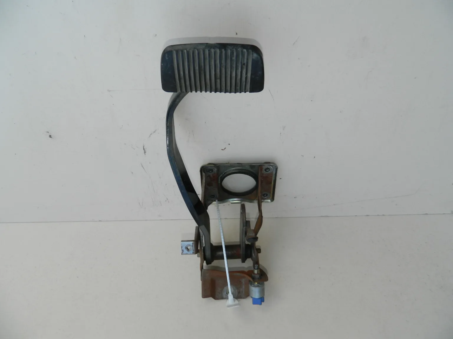 Педаль тормоза TOYOTA LAND CRUISER PRADO J90 (Б/У)