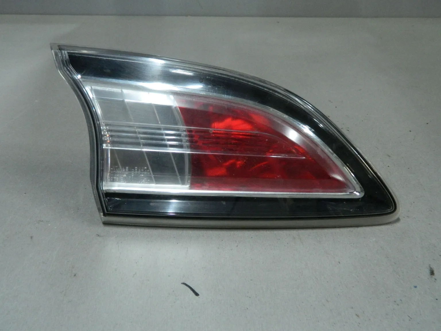 Фонарь MAZDA AXELA BLFFW Зад Лев 8241 (Контрактный) 68000206