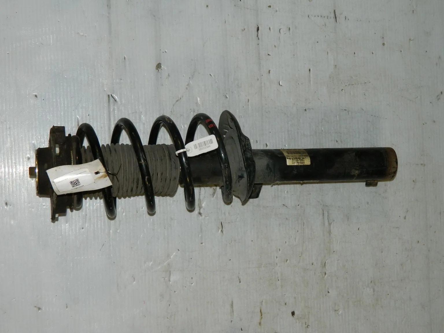 Стойка подвески AUDI A3 8P Перед Лев (Контрактный)