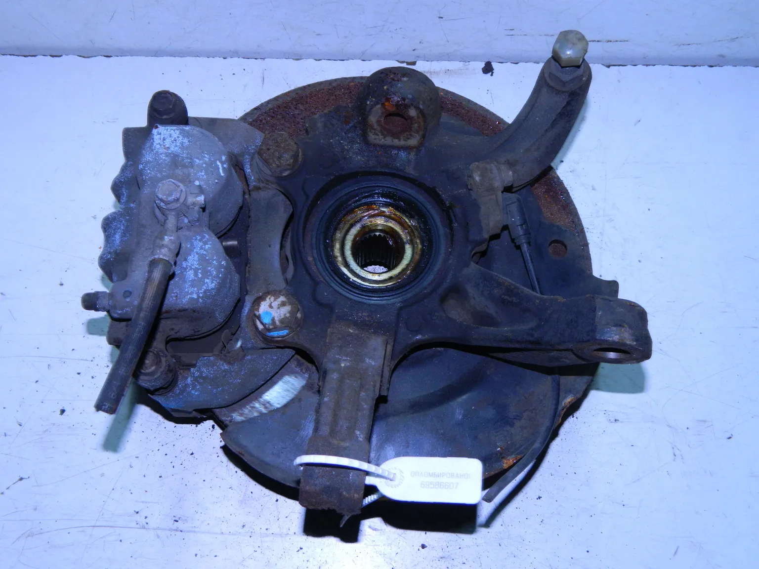 Ступица NISSAN LIBERTY RM12 Перед Лев (Контрактный) 69586607