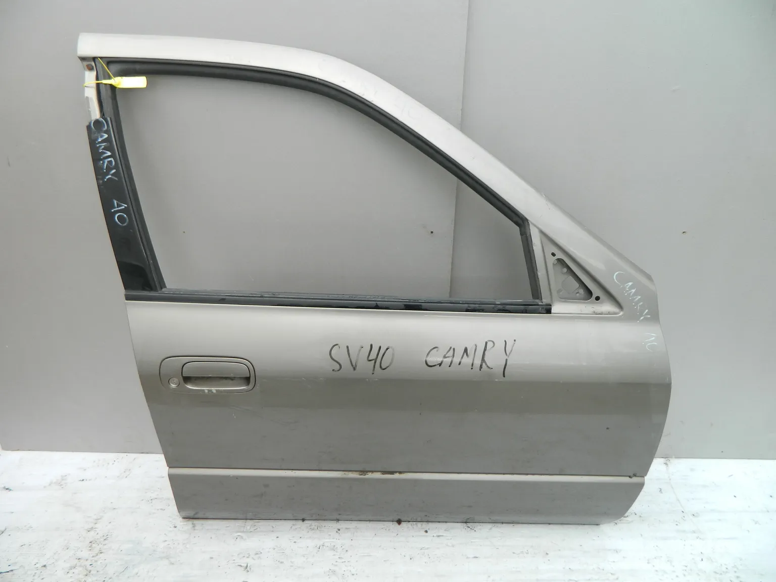 Дверь TOYOTA CAMRY SV40 Перед Прав (Контрактный) 40951533 6700132351