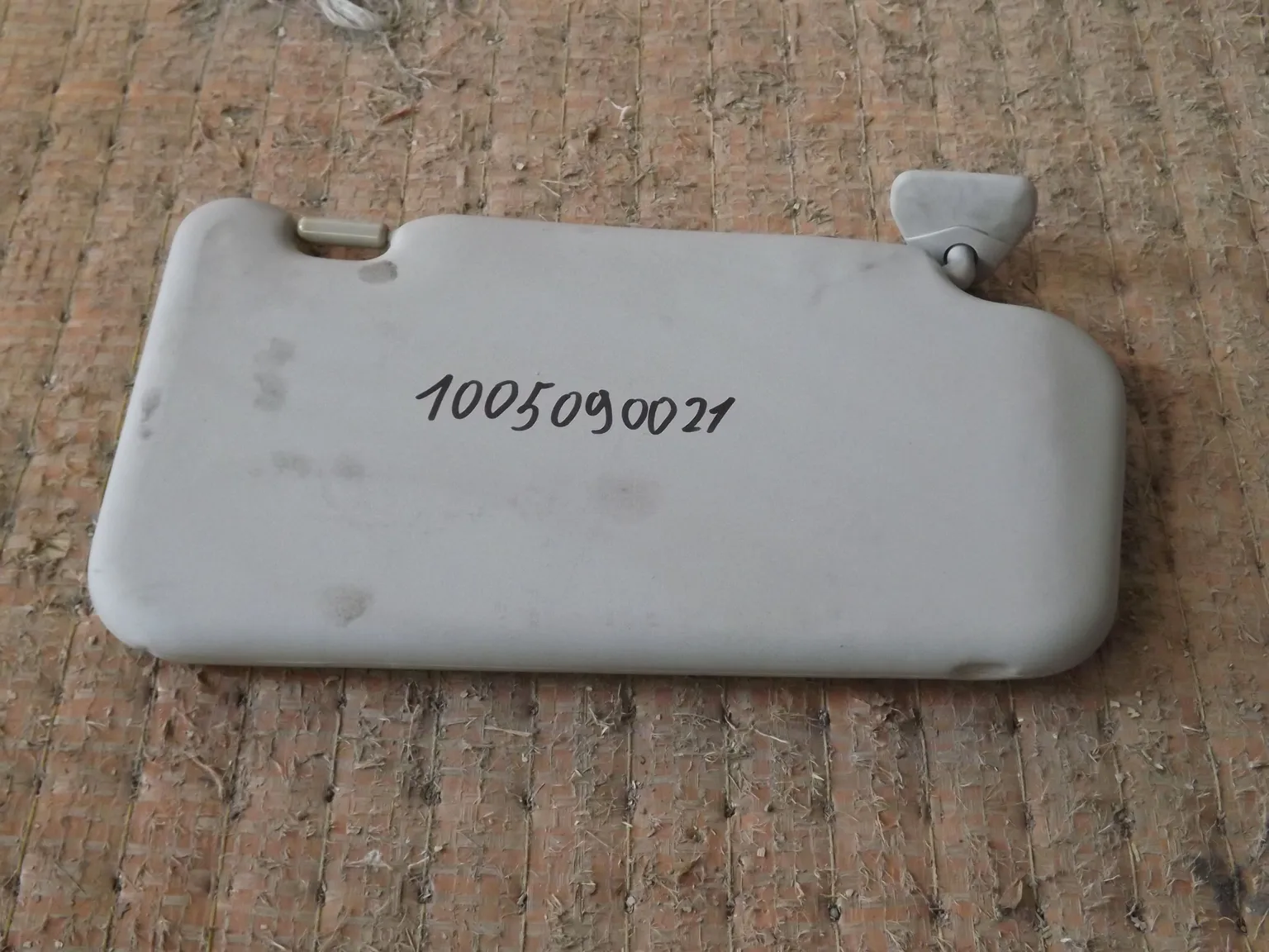 Козырек солнцезащитный NISSAN JUKE YF15 Пара (Контрактный) 1005090021