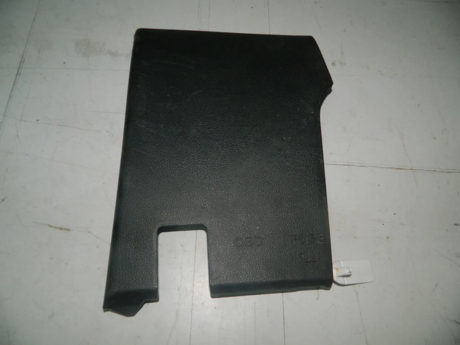 Крышка блока предохранителей KIA RIO QB G4FA (Б/У) 46098051