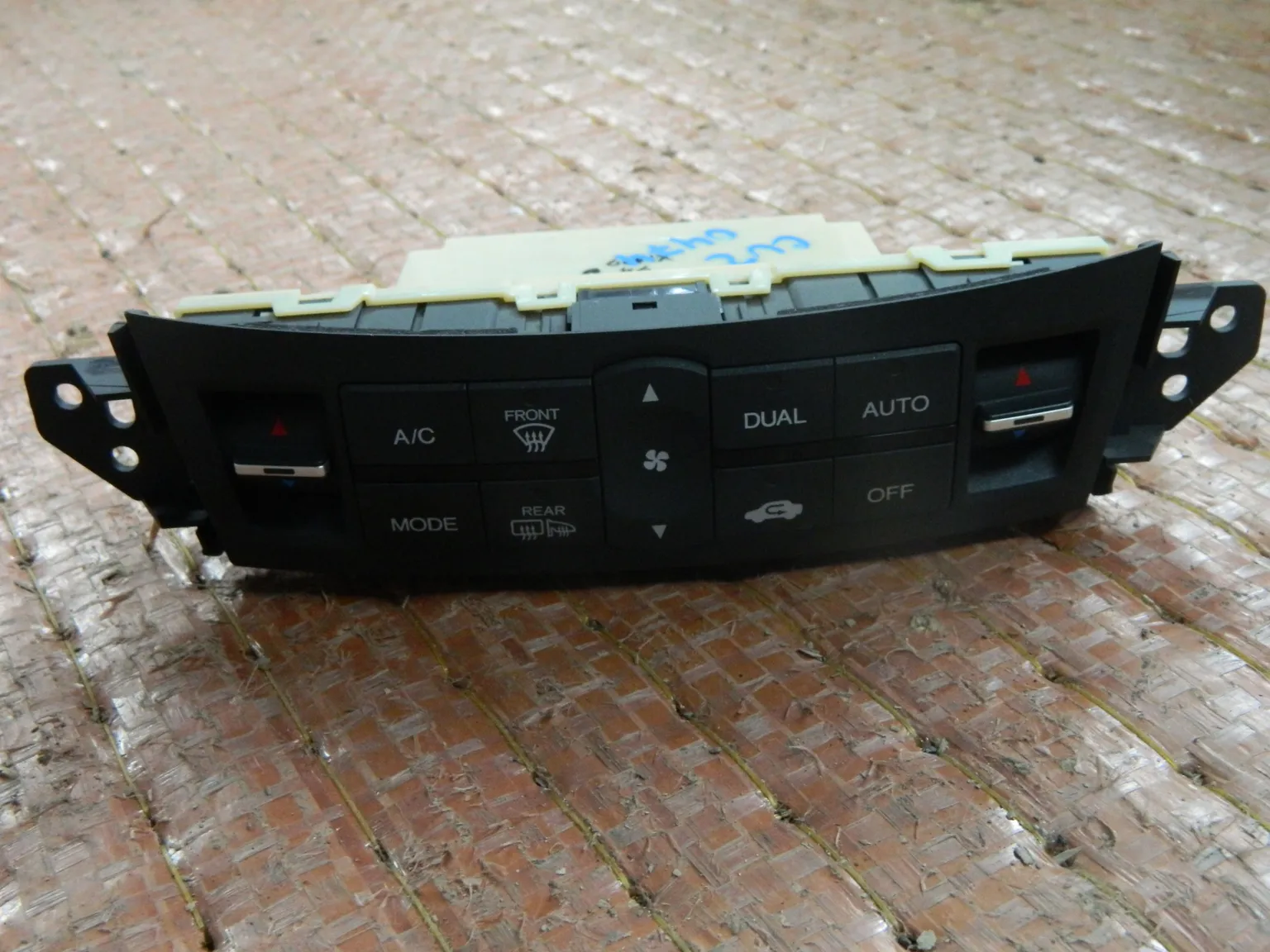 Блок управления климат-контролем HONDA ACCORD CU2 (Контрактный) 2047400008