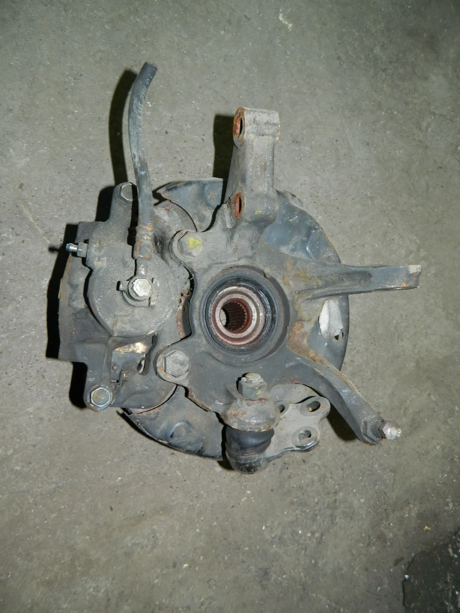 Ступица NISSAN AVENIR W10 Перед Прав (Контрактный) 79586664