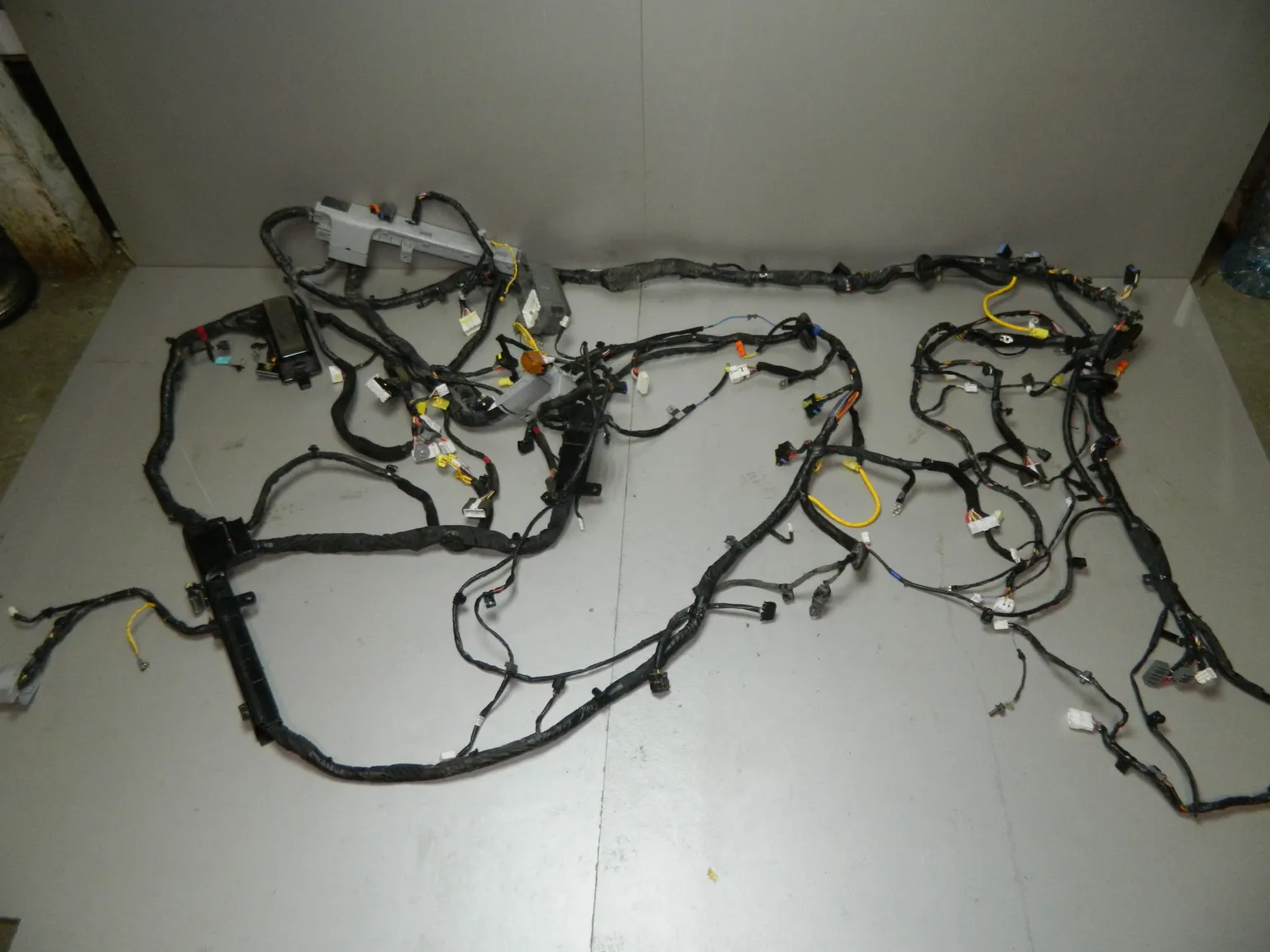 Электропроводка салона HYUNDAI EQUUS VI G6DA 2013-2015 (Б/У) 35017440