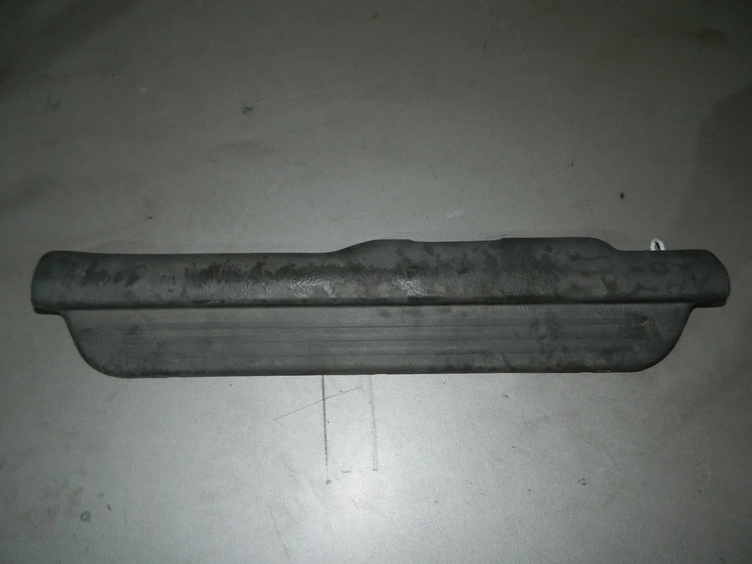 Накладка на порог HYUNDAI ACCENT LC Перед Лев (Б/У) 35020173